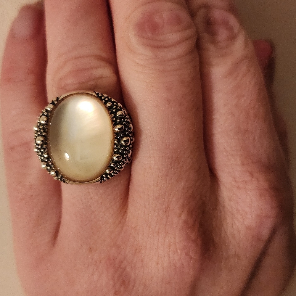 Mother Of Pearl Ring. NWT - Picture 4 of 10